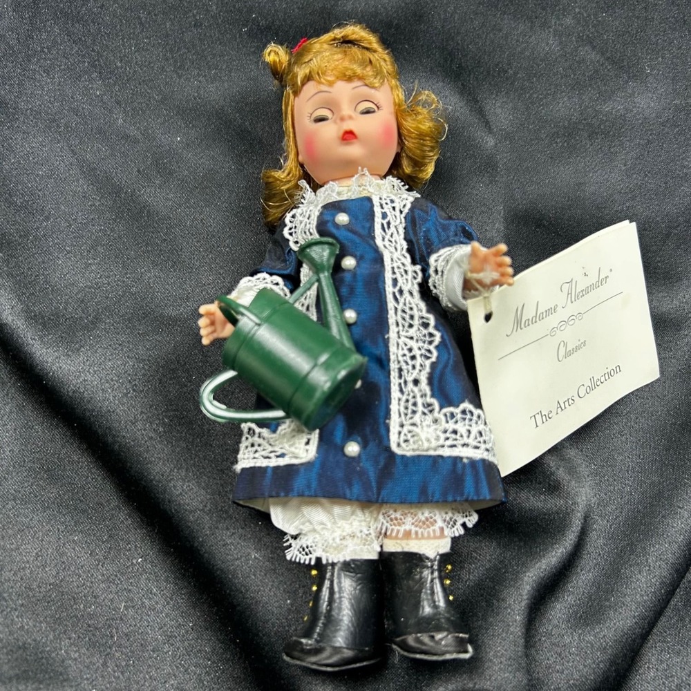 Madame Alexander Arts Collection Renoir Girl With Watering Can 8 inch Doll 1997